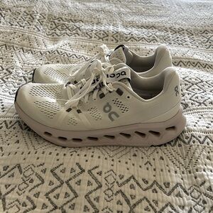 Women’s On CloudSurfer